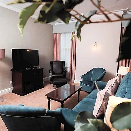 Old Swan Hotel 4*