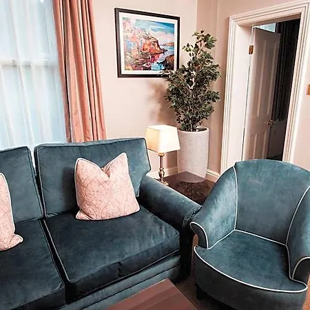 Hotel Old Swan 4*